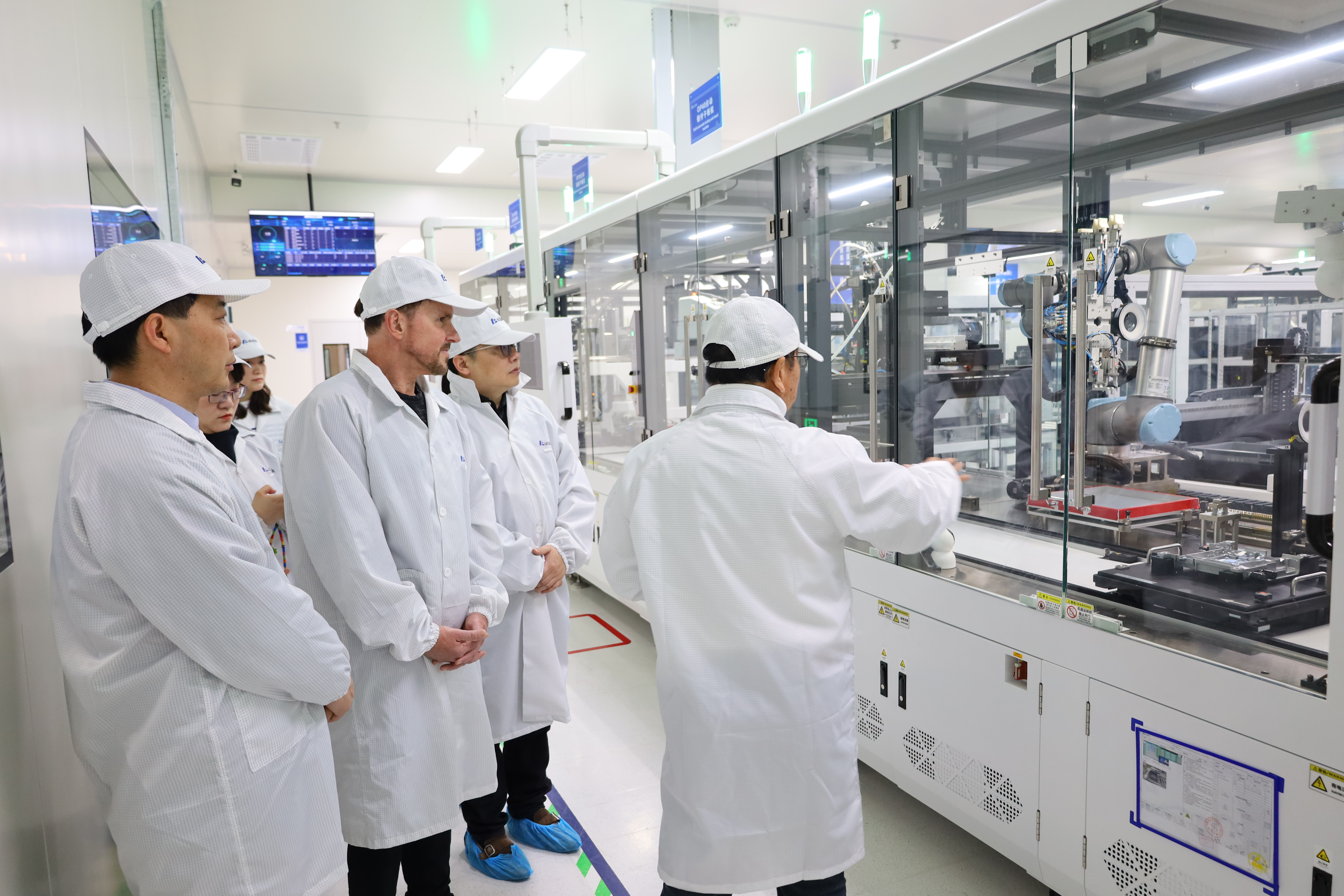 高通公司执行副总裁兼CMO莫珂东到访车联天下，双方就汽车智能化创新发展展开交流